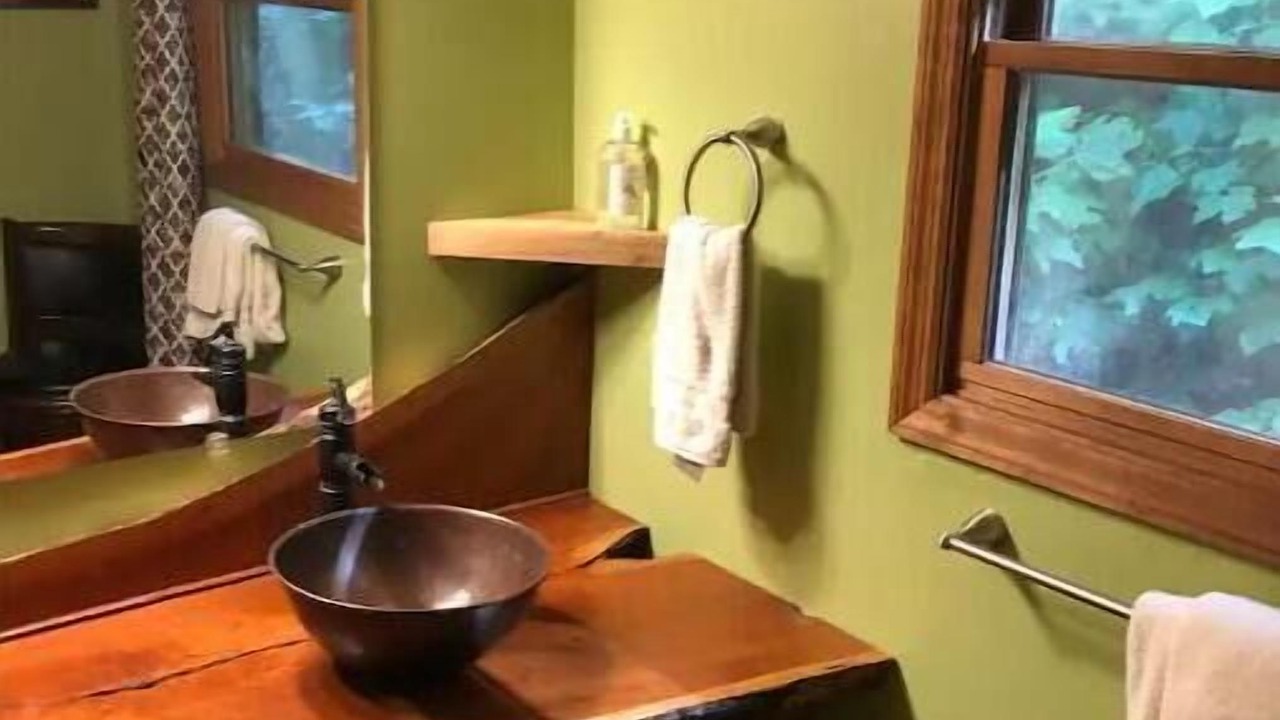 Photo of Bathroom in Swannanoa