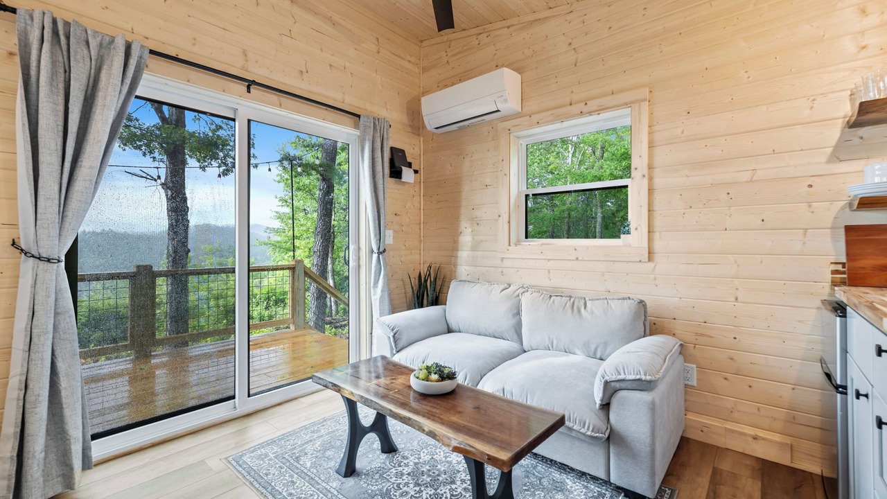 Photo of Livingroom in Brevard