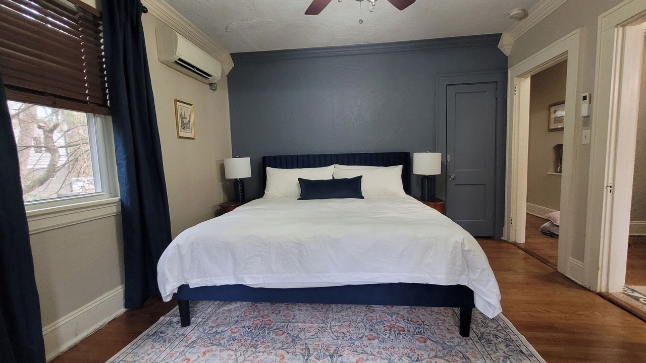 Photo of Bedroom in Grove Park- Sunset