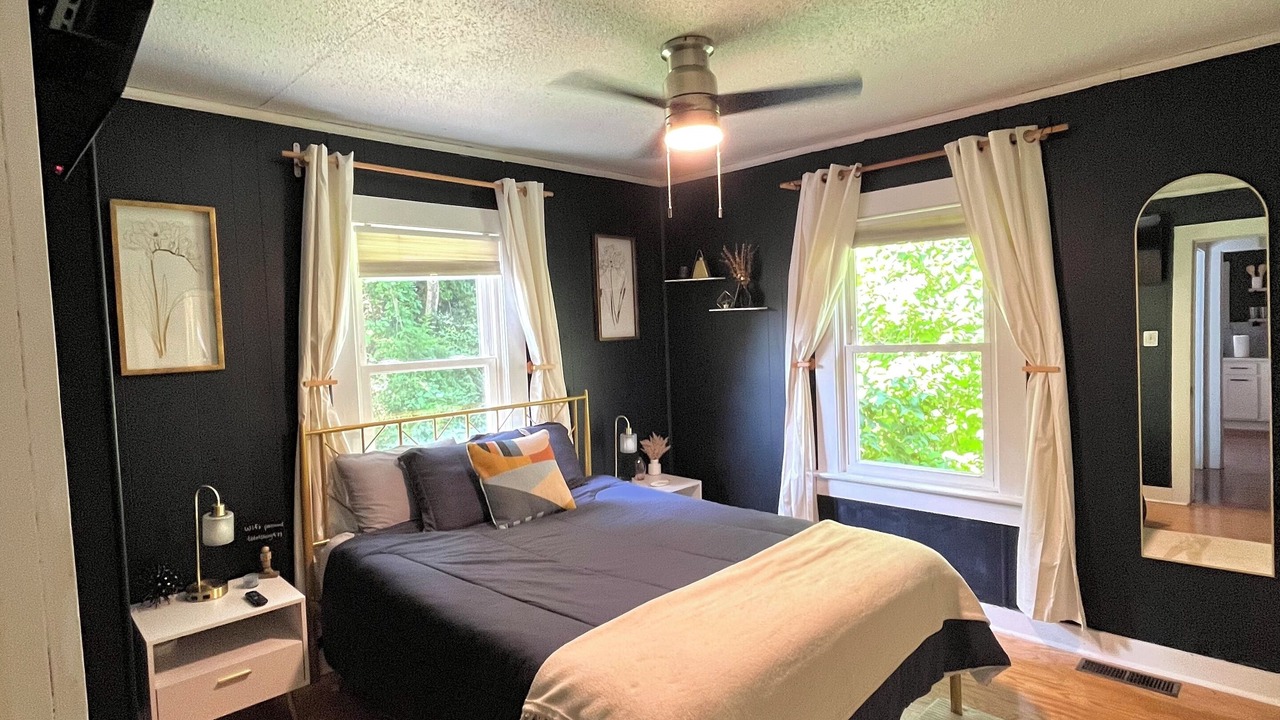 Photo of Bedroom in Woodfin