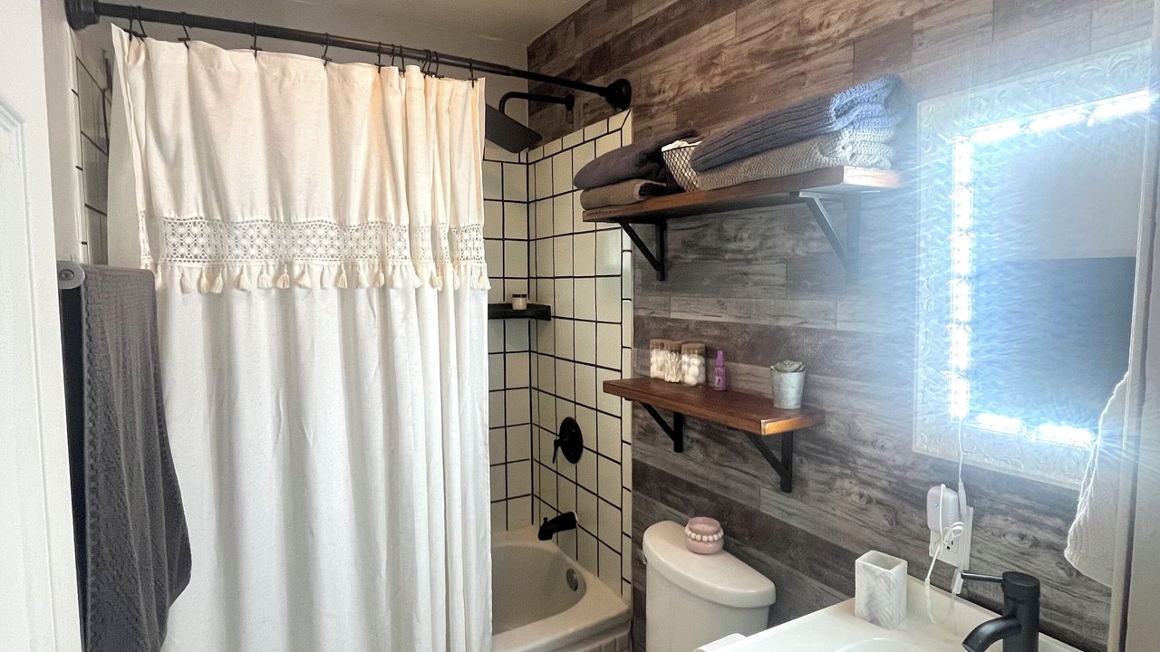 Photo of Bathroom in Woodfin