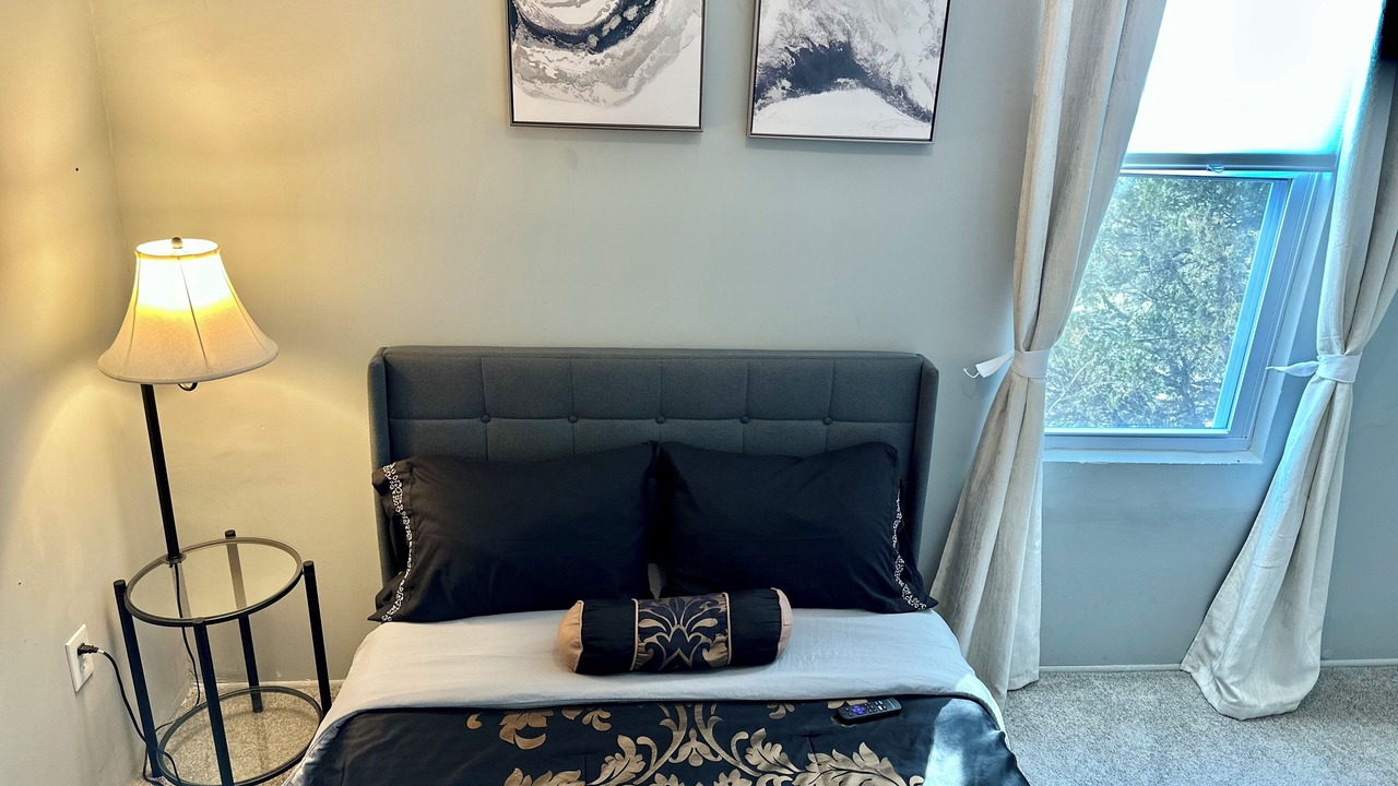 Photo of Bedroom in Glenwood