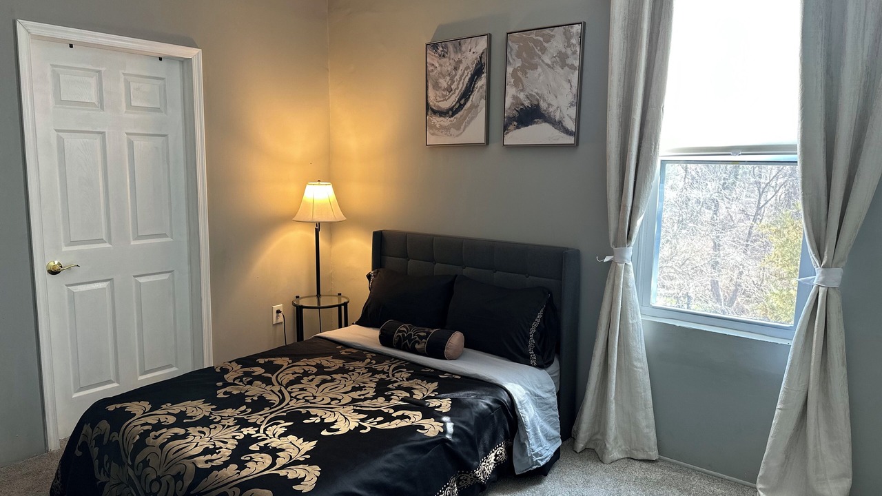 Photo of Bedroom in Glenwood