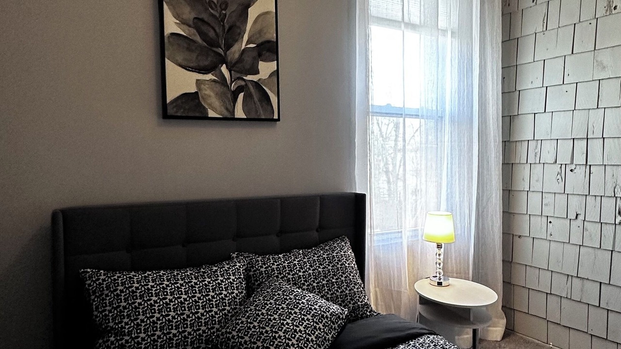 Photo of Bedroom in Glenwood