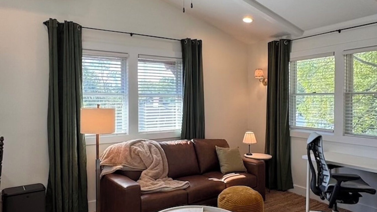 Photo of Livingroom in Five Points