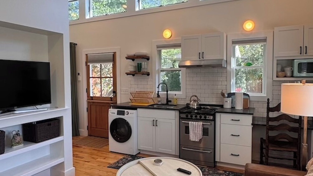 Photo of Livingroom in Five Points