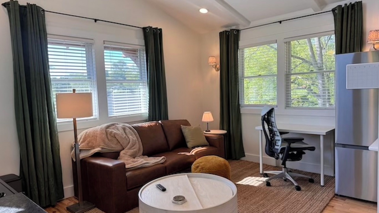 Photo of Livingroom in Five Points