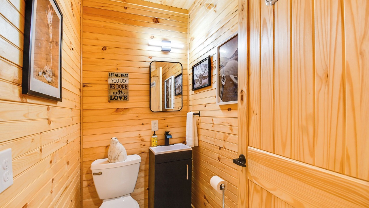 Photo of Bathroom in Beattyville