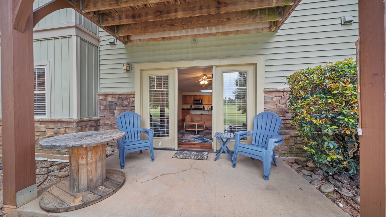 Photo of Patio Balcony in Seneca