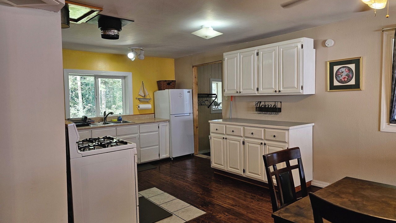 Photo of Kitchen in Kenny Lake