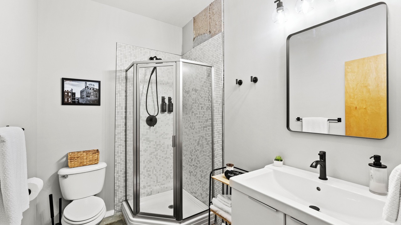 Photo of Bathroom in Old City