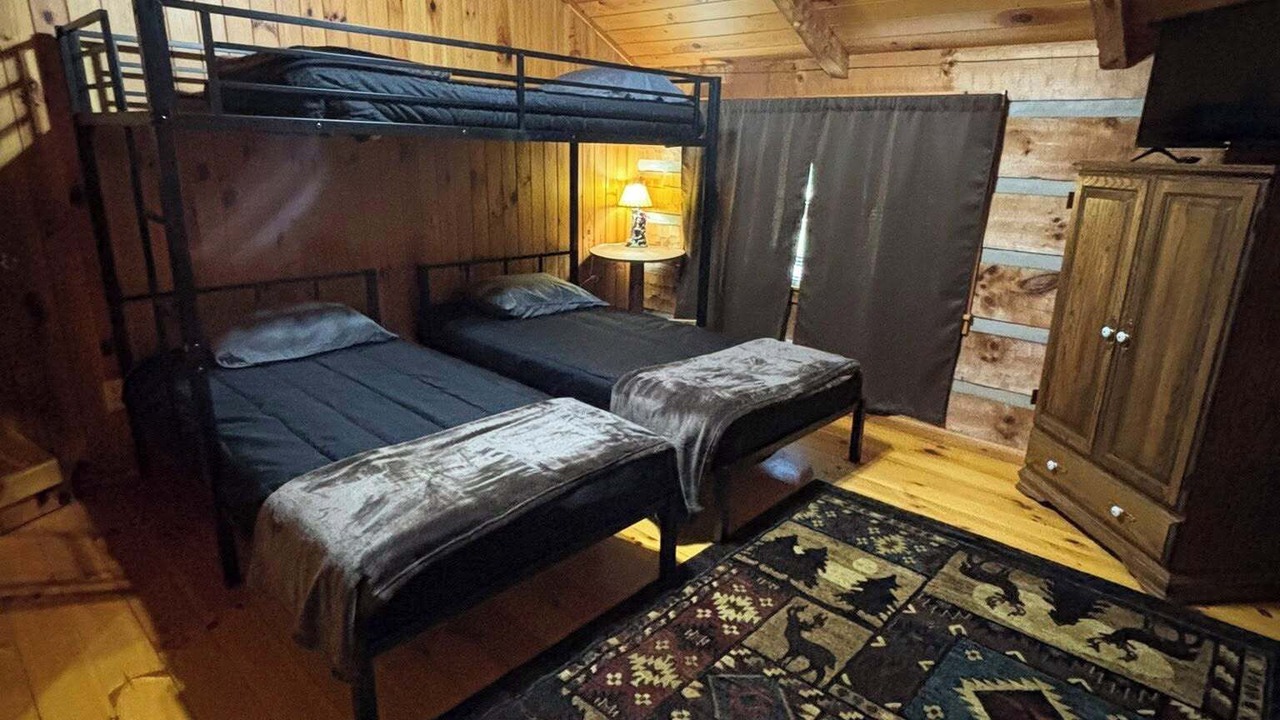 Photo of Bedroom in Lansing
