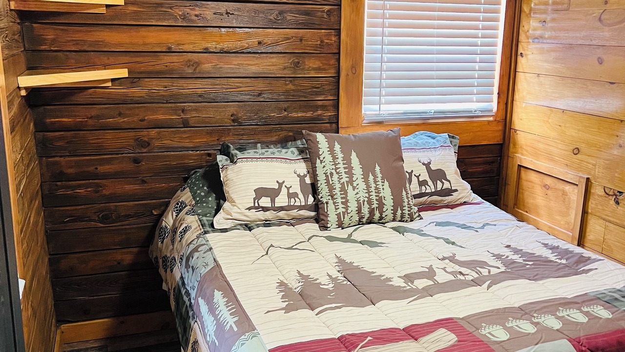 Photo of Bedroom in Pine Ridge
