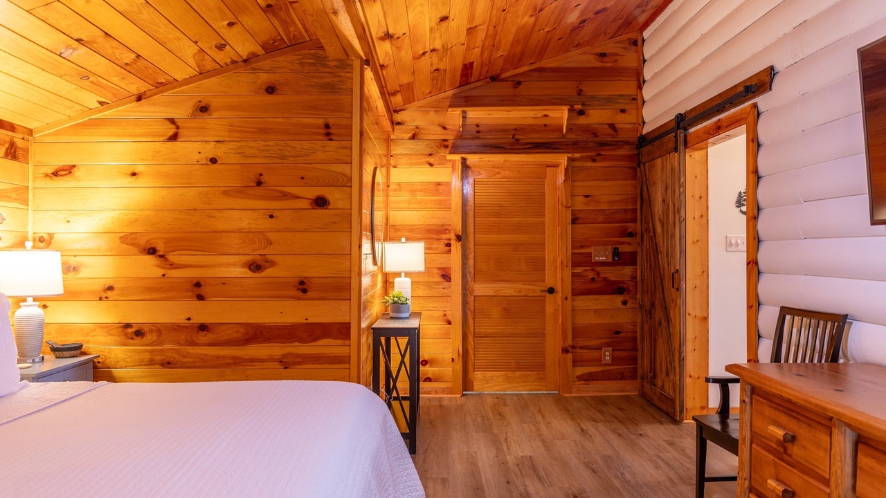 Photo of Bedroom in Lenoir