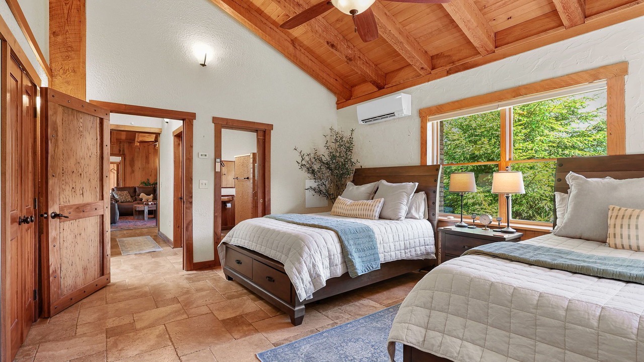 Photo of Bedroom in Butler