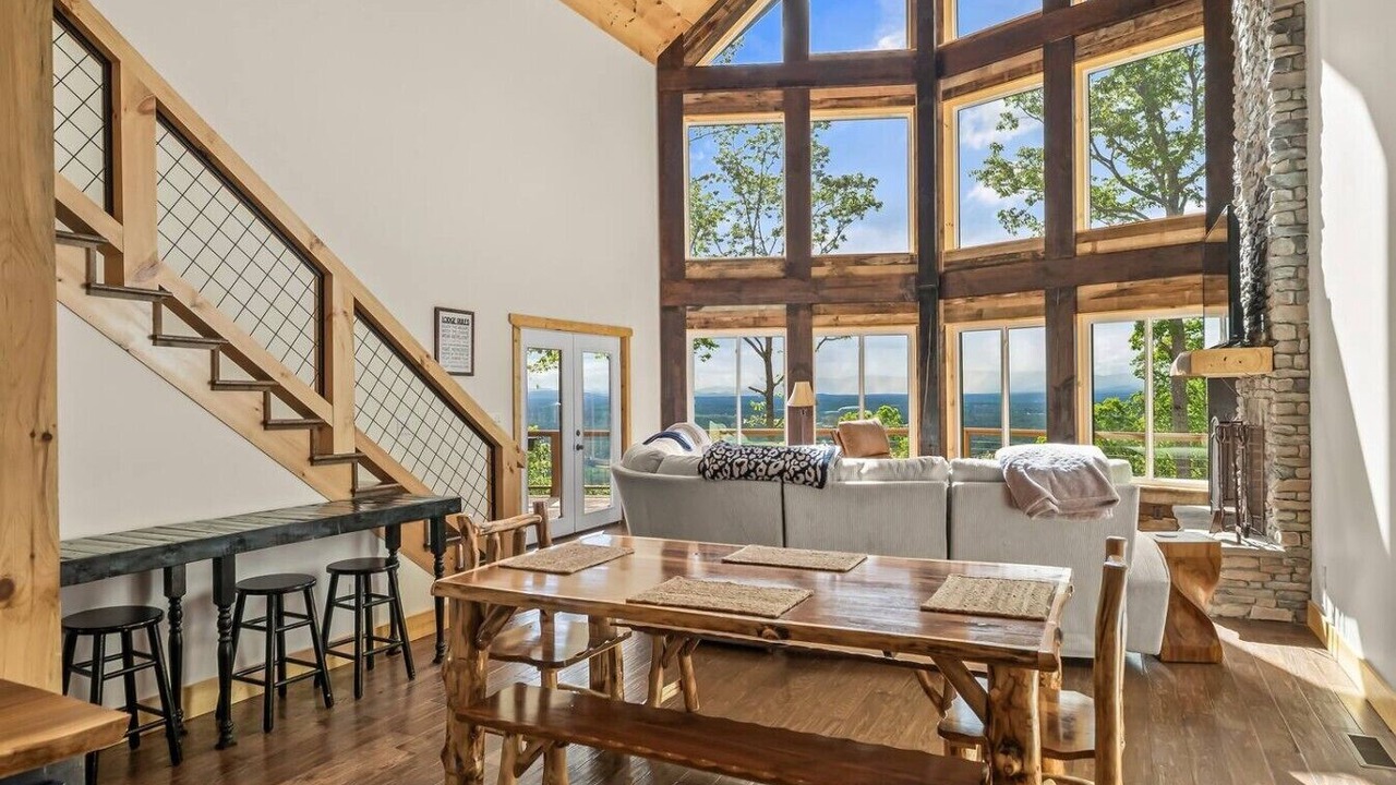 Photo of Livingroom in Morganton