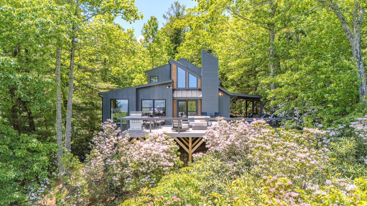 Photo of Outdoor in Hendersonville