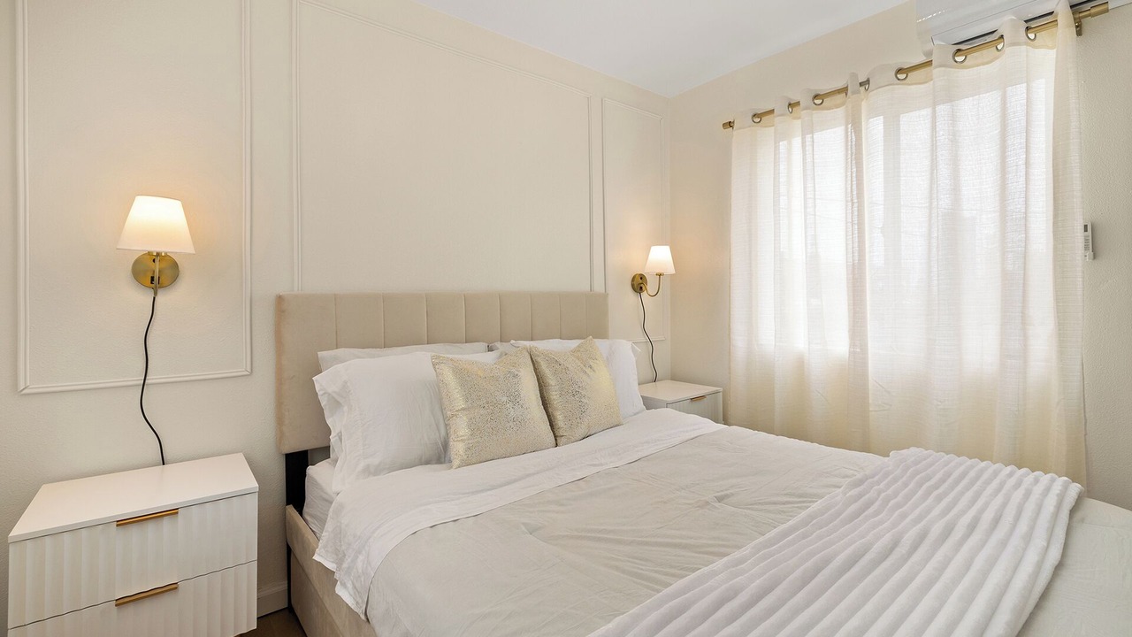 Photo of Bedroom in Hollywood