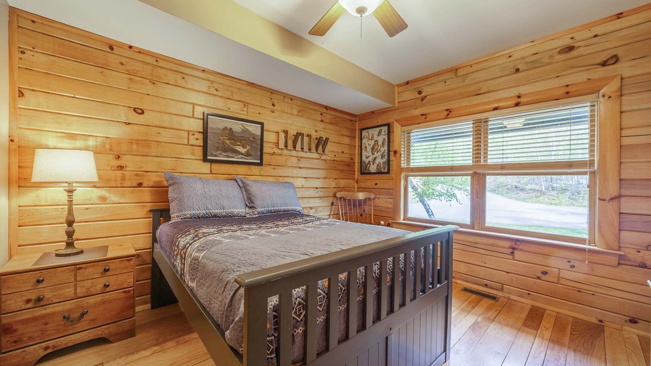 Photo of Bedroom in Thayerville