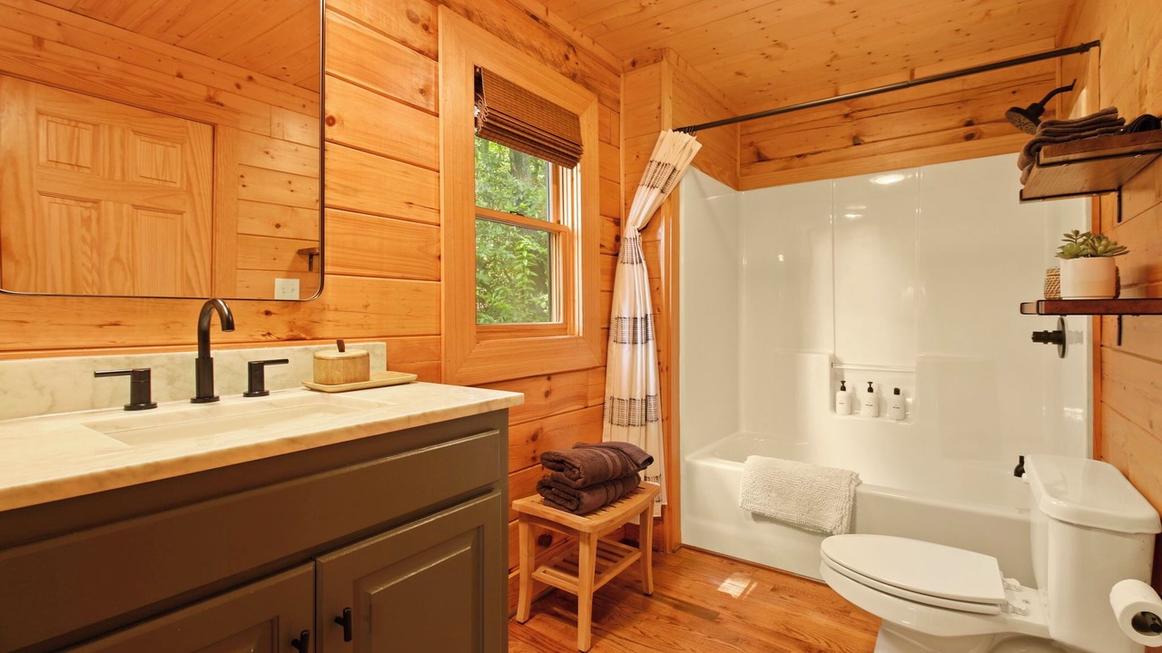 Photo of Bathroom in Blowing Rock