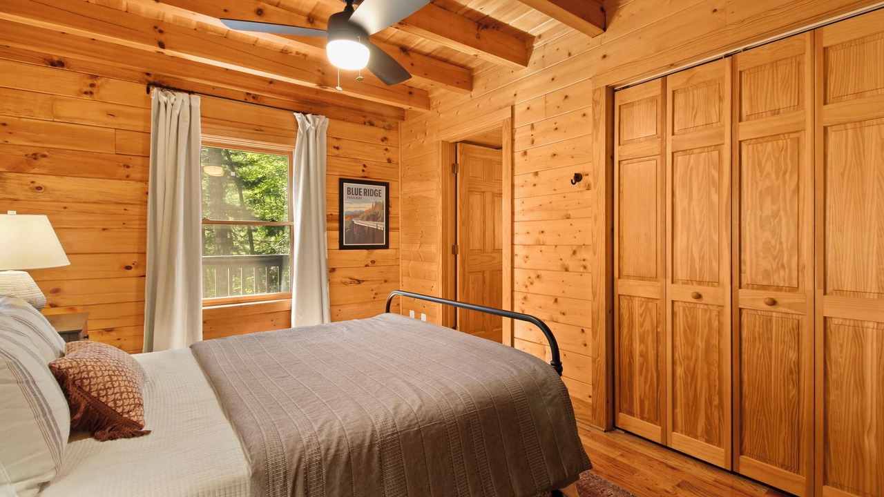 Photo of Bedroom in Blowing Rock