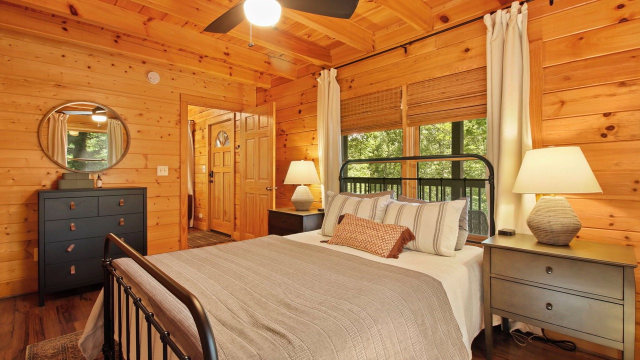 Photo of Bedroom in Blowing Rock