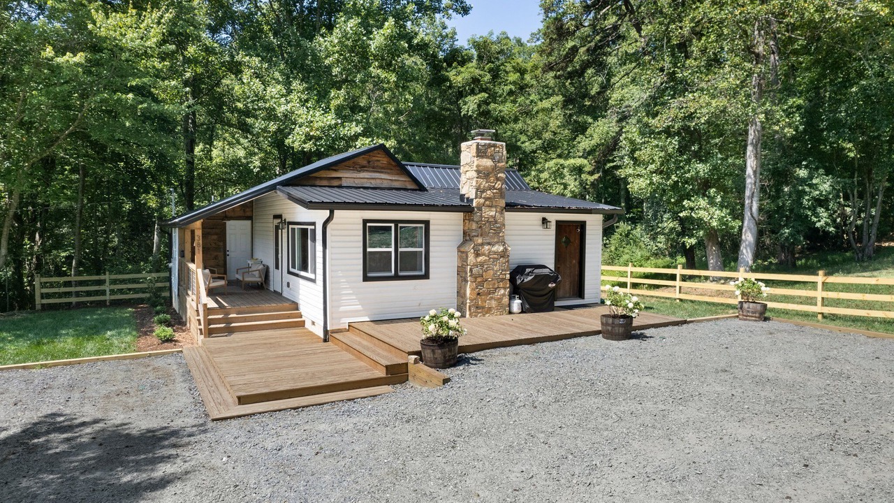 Photo of Outdoor in Hendersonville