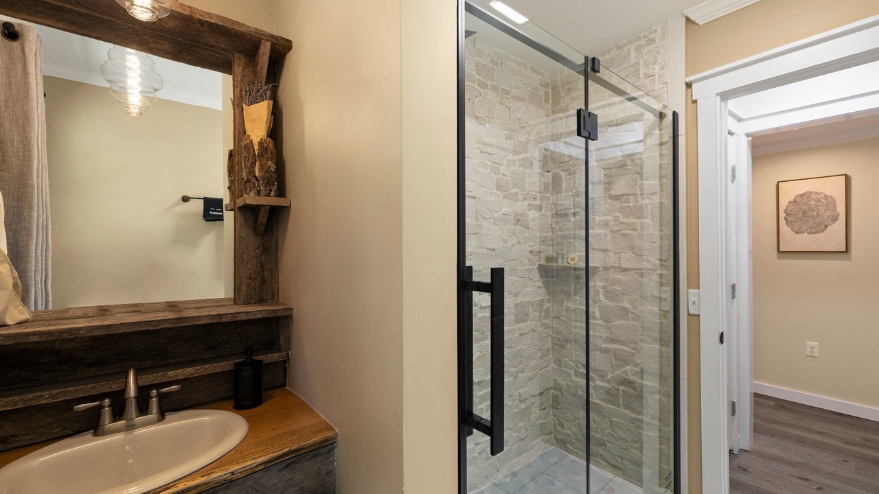 Photo of Bathroom in Hendersonville