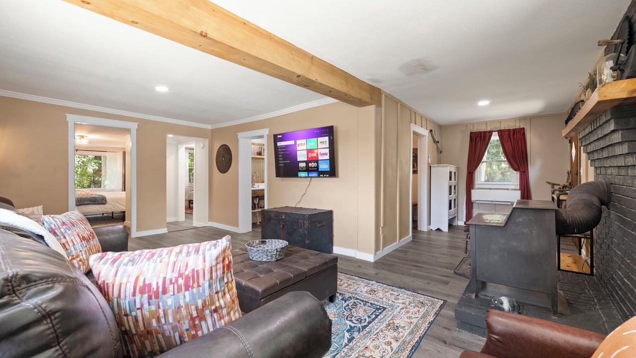 Photo of Livingroom in Hendersonville