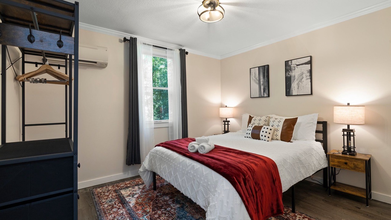 Photo of Bedroom in Hendersonville