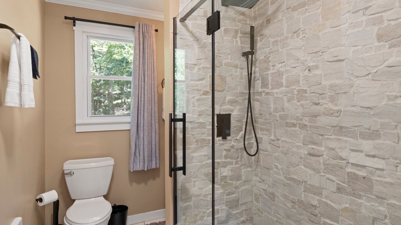 Photo of Bathroom in Hendersonville