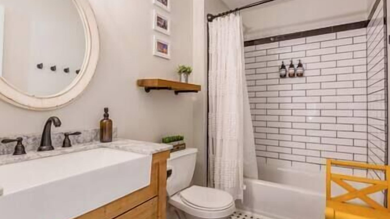 Photo of Bathroom in La Grange