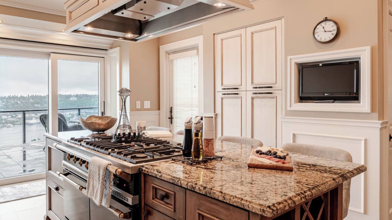 Photo of Kitchen in East Queen Anne