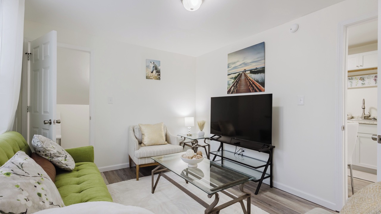 Photo of Livingroom in Northside District