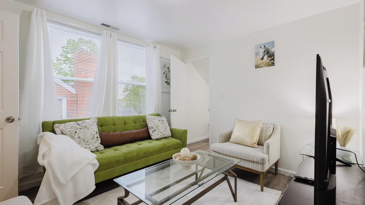 Photo of Livingroom in Northside District
