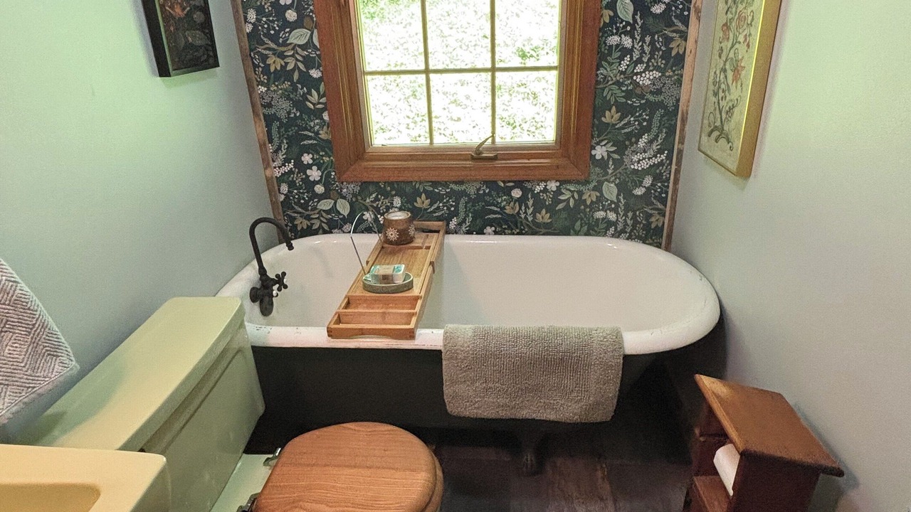 Photo of Bathroom in Campton