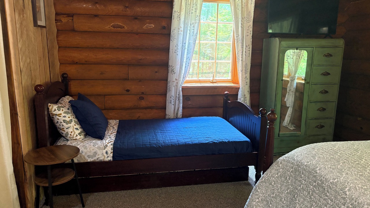 Photo of Bedroom in Campton