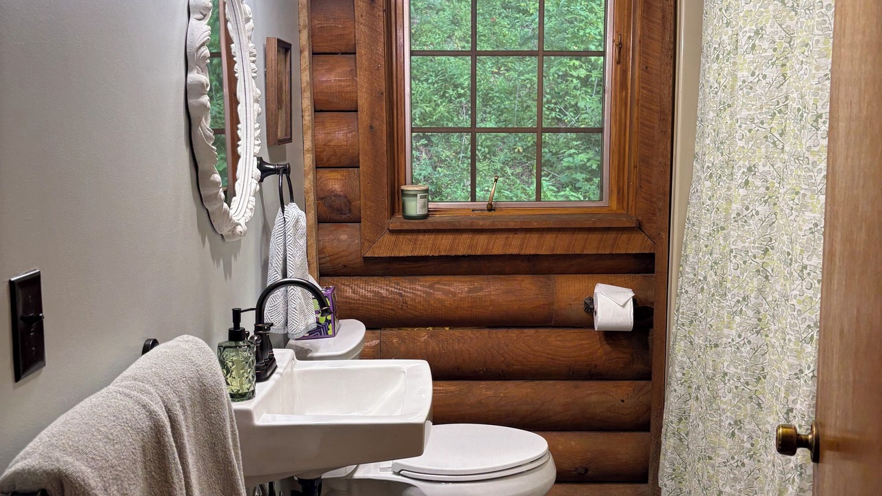 Photo of Bathroom in Campton