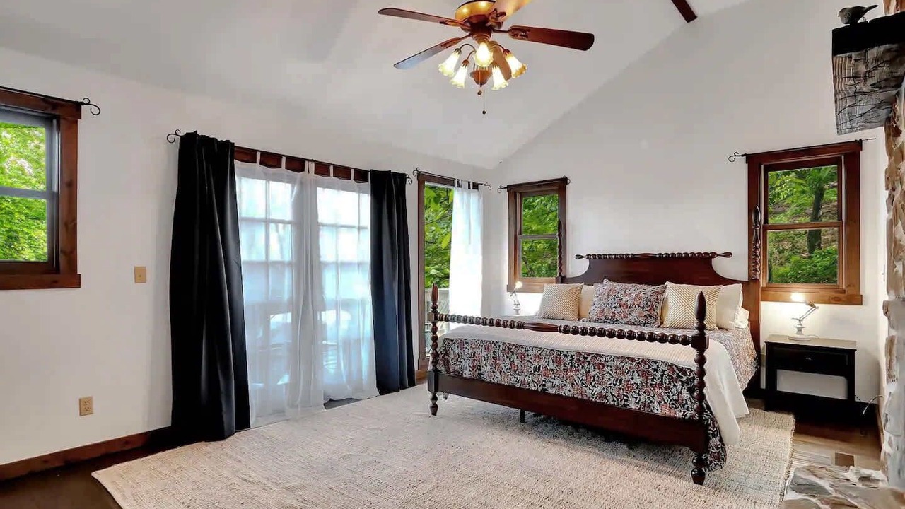 Photo of Bedroom in Berkeley Springs