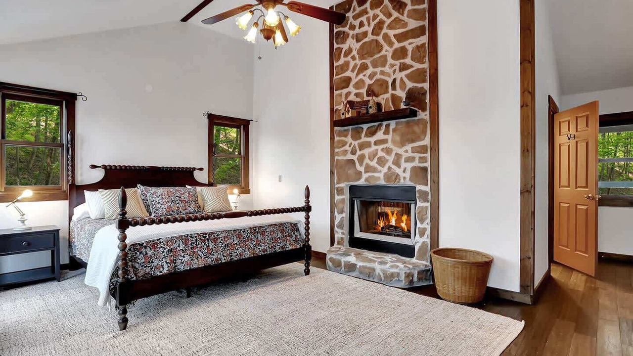 Photo of Bedroom in Berkeley Springs