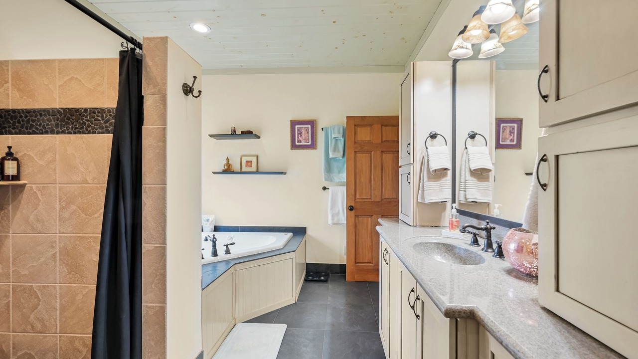 Photo of Bathroom in Fairview