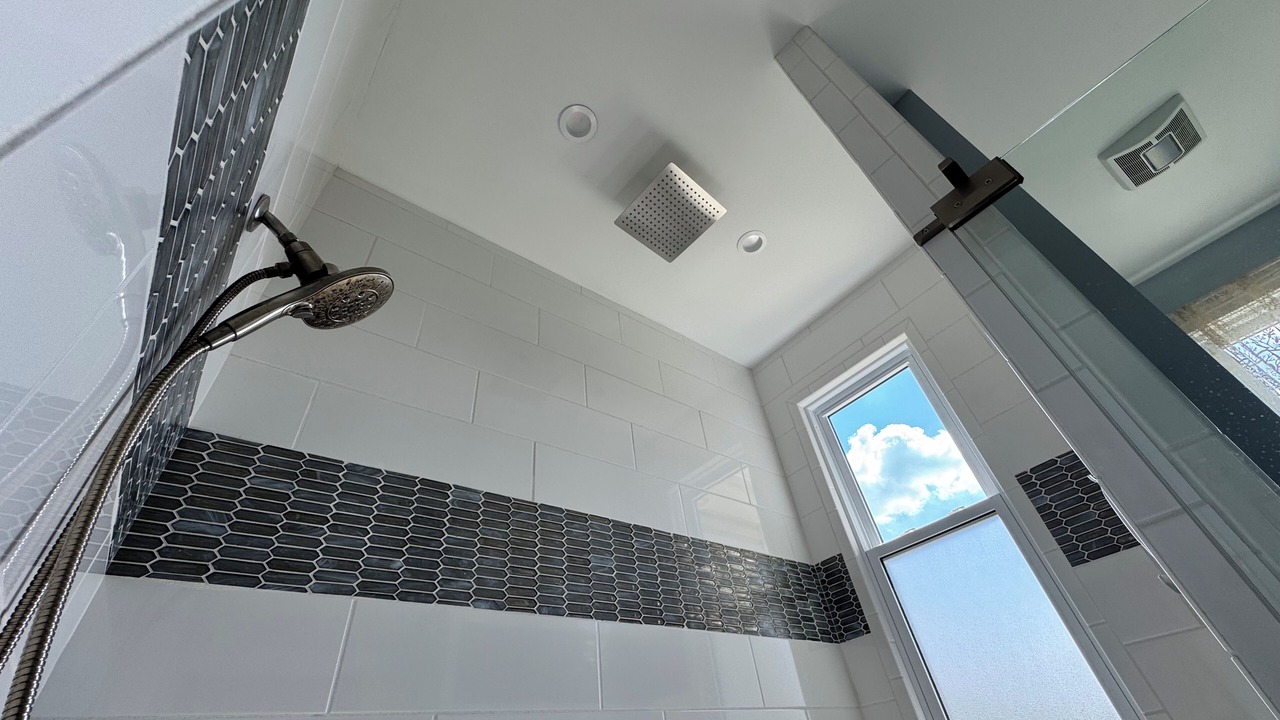 Photo of Bathroom in De Mossville