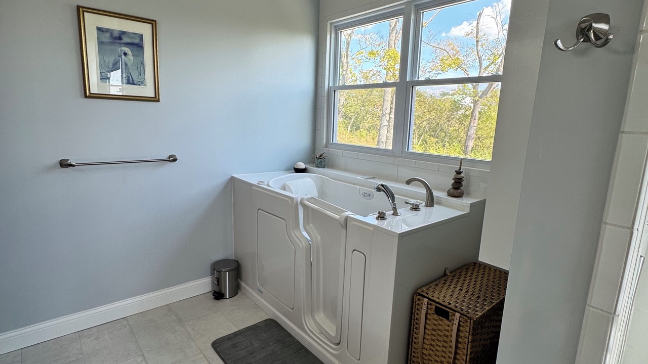 Photo of Bathroom in De Mossville