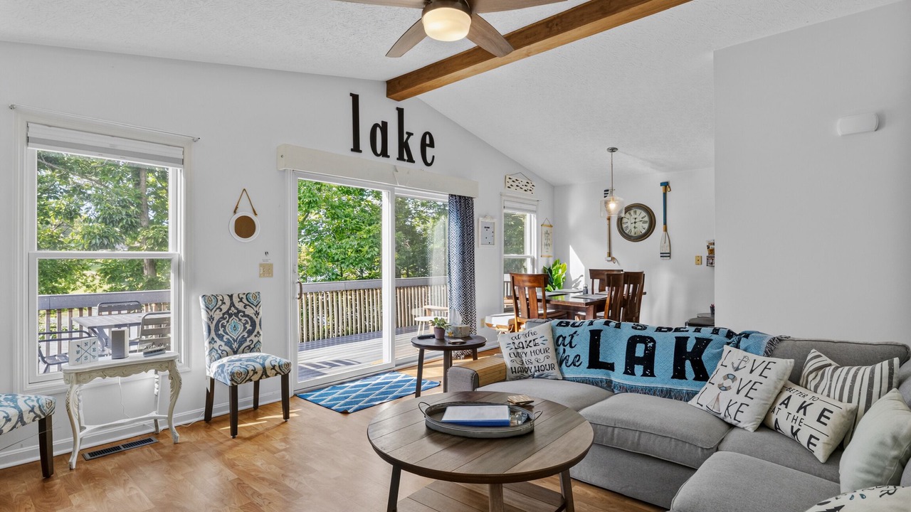 Photo of Livingroom in Crittenden