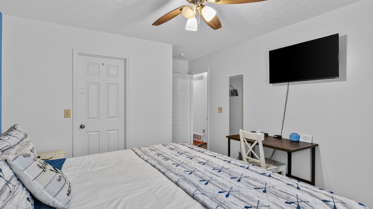 Photo of Bedroom in Crittenden