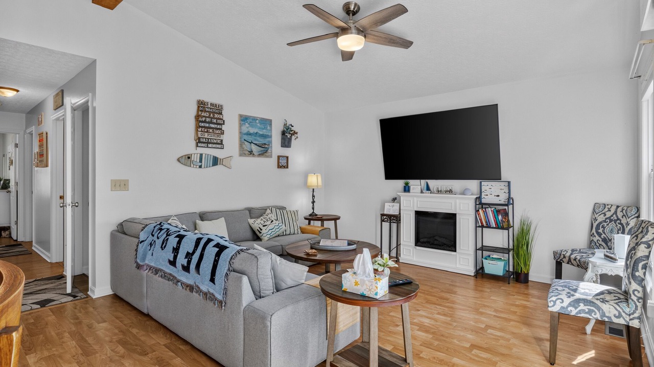 Photo of Livingroom in Crittenden