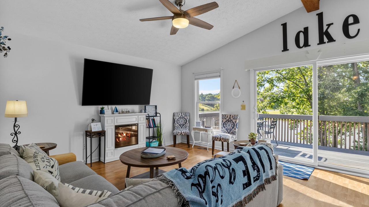 Photo of Livingroom in Crittenden