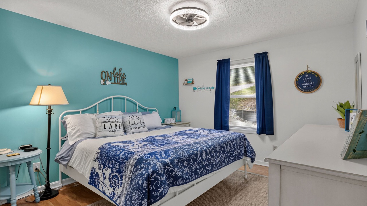 Photo of Bedroom in Crittenden