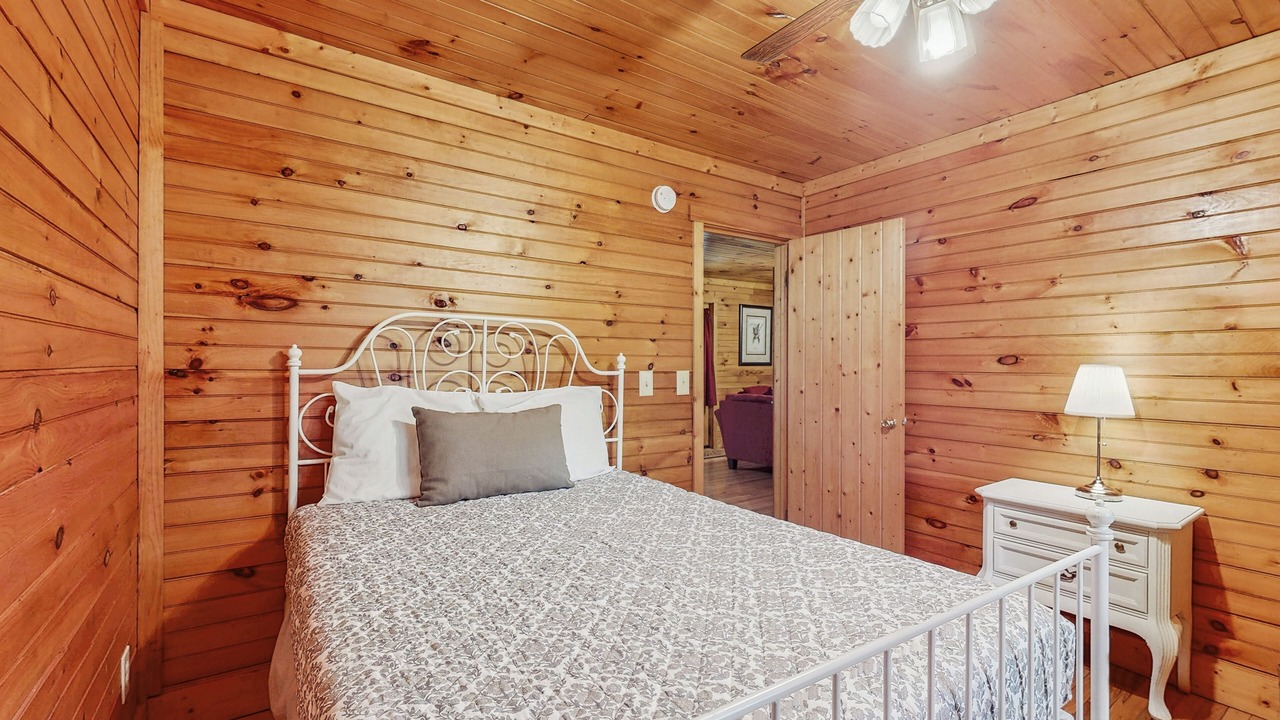 Photo of Bedroom in Elk Park