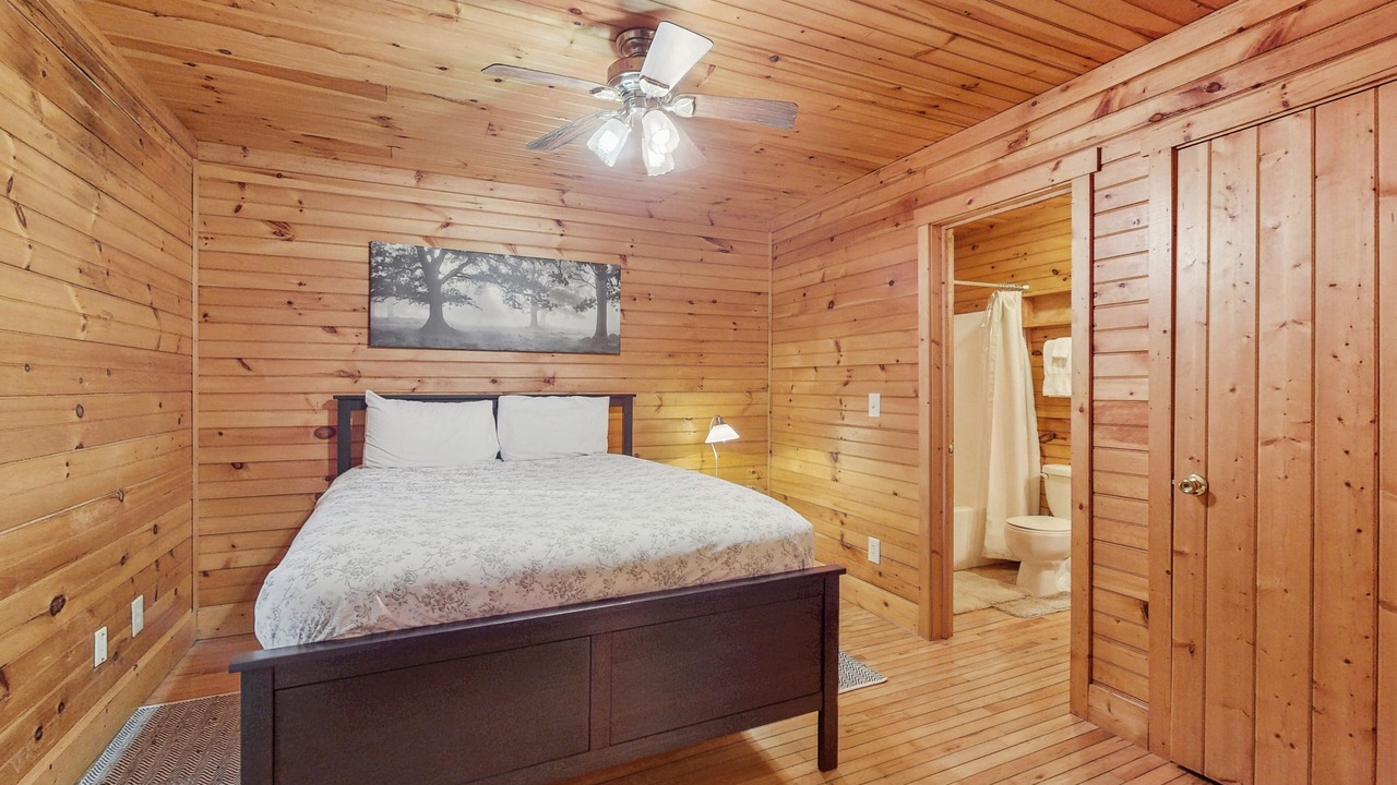 Photo of Bedroom in Elk Park